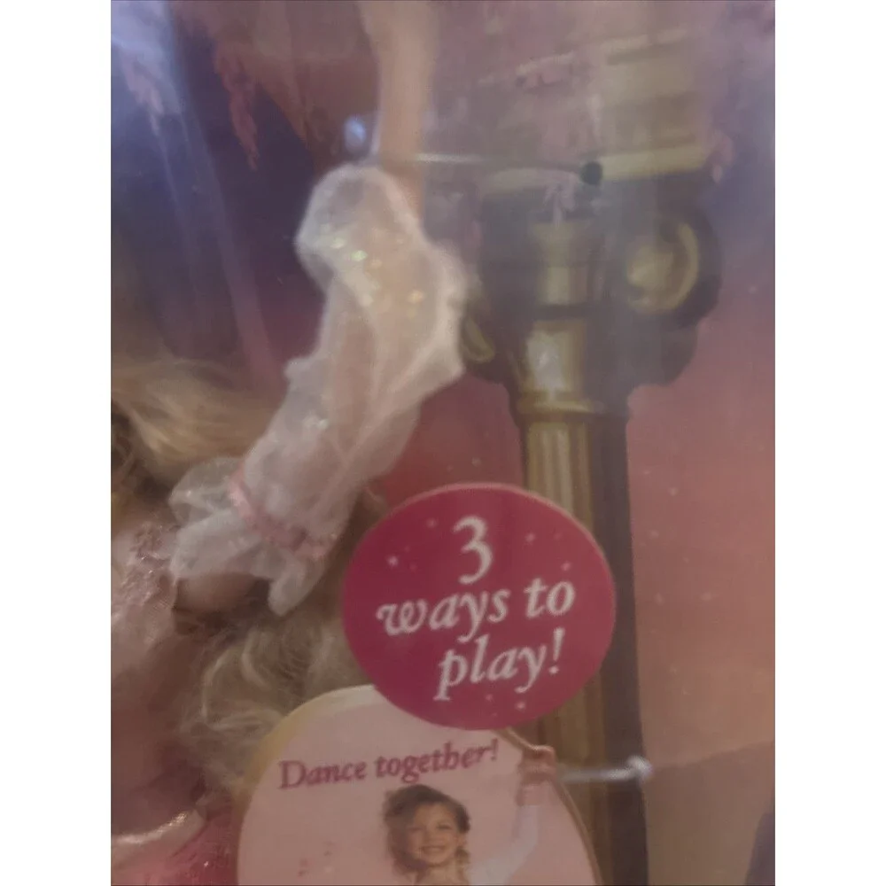 Barbie in 12 Dancing Princesses Genevieve Interactive 15